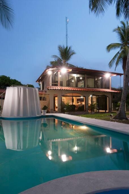 Perfect Ocean Hideaway!!! House in San José Province