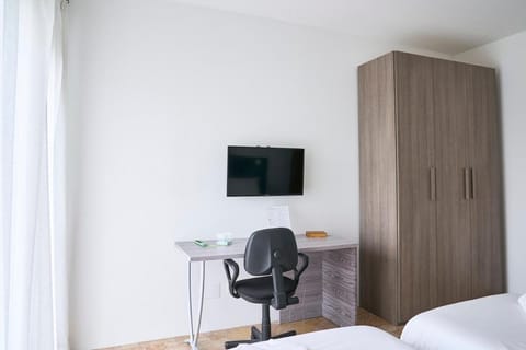 Photo of the whole room, Seating area