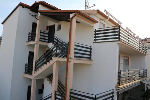 Property building, Balcony/Terrace