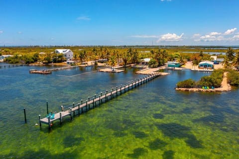 Waterfront Cozy Cottage with Boat Ramp & Dock Casa in Little Torch Key