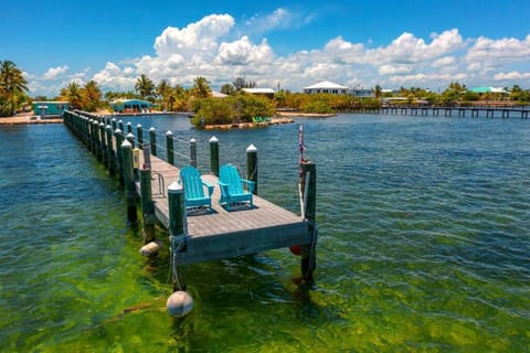 Waterfront Cozy Cottage with Boat Ramp & Dock Casa in Little Torch Key