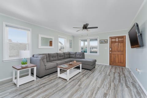5140 - Hello Beaches by Resort Realty Maison in Kill Devil Hills