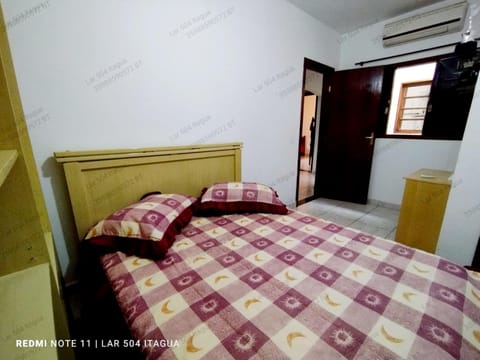 Bed, Photo of the whole room, Bedroom, fireplace, air conditioner