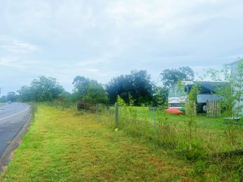 Bus home wonderwander farmstay Farm Stay in Maitland