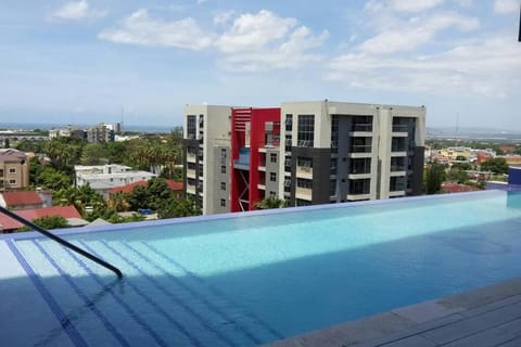 2 BR Kingston Lux Apt with pool Condo in Kingston
