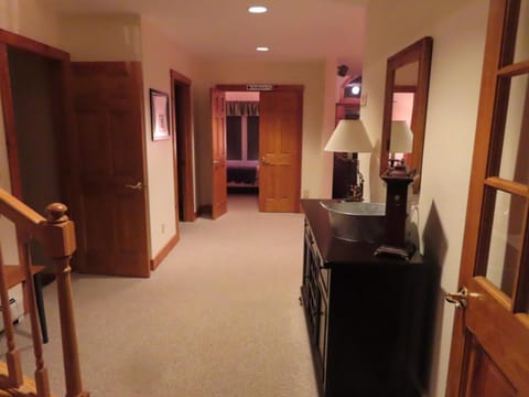 Lux 5BR 4BA SV125 SKI In Out, 18-hole Championship Golf Course, Water Park, pet friendly Haus in Jay