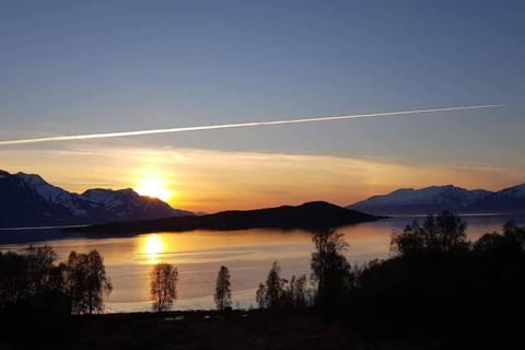 Hele utleiebolig Årøybuktneset House in Troms Og Finnmark