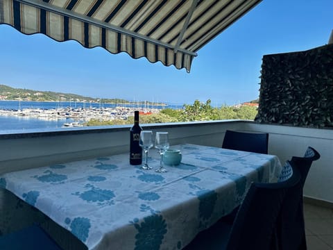 View (from property/room), Balcony/Terrace, Sea view