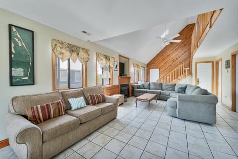 5220 - Sandy Paws by Resort Realty House in Kill Devil Hills