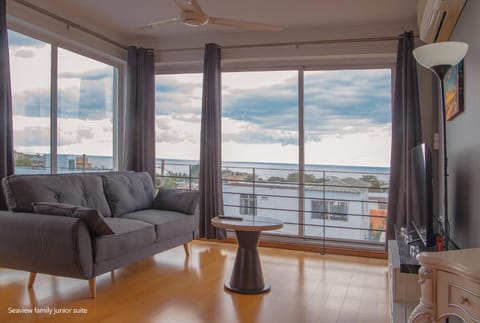 Natural landscape, TV and multimedia, View (from property/room), Balcony/Terrace, Living room, Sea view