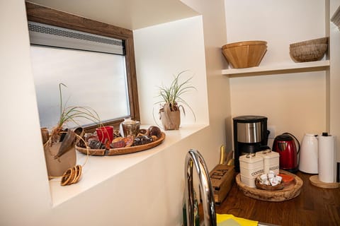 Coffee/tea facilities, kitchen