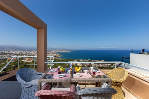 Unlimited Blue Villa in Crete