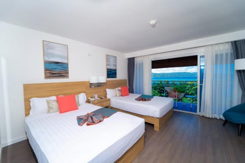 Bed, Natural landscape, Photo of the whole room, Bedroom, Sea view