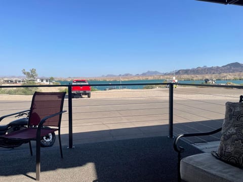 Paradise Pointe on the Island boat dock and view! Maison in Lake Havasu City