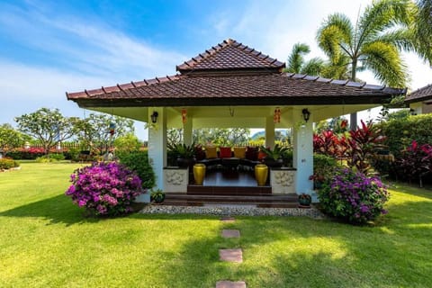 Bali Style Mansion In Great Location! (HG) Villa in Nong Kae