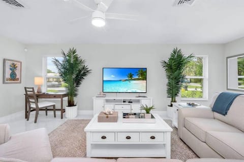 Luxury Designer Delray Beach. 10 Min to the Beach! Villa in Delray Beach
