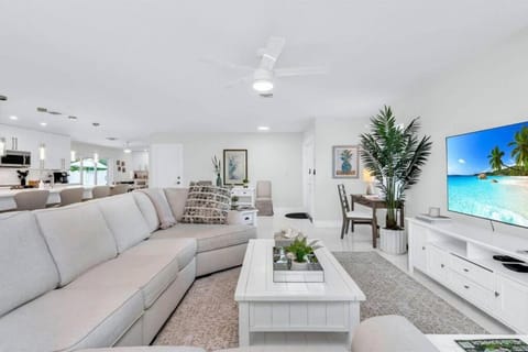 Luxury Designer Delray Beach. 10 Min to the Beach! Villa in Delray Beach