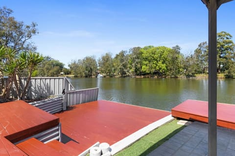 Pelican House Heated Pool Kayaks Boat Ramp House in Berkeley Vale