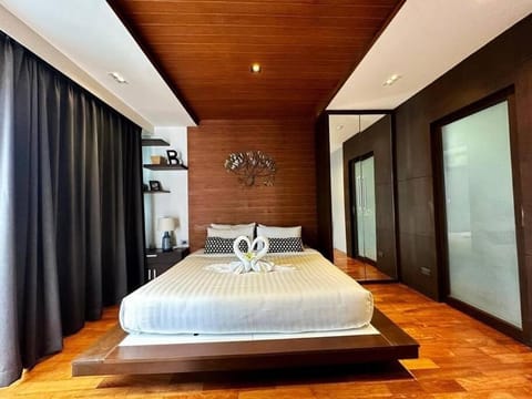 Luxury 2Bedroom Retreat Penthouse Kamala Condo in Kamala