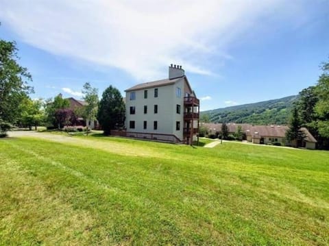 Property building, Summer, Mountain view