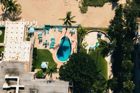 Beachfront-Access to the beach with pool and grill Eigentumswohnung in Lauderdale-by-the-Sea