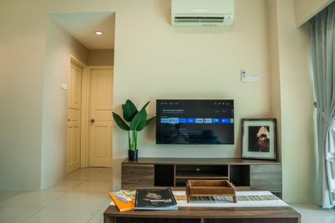 Communal lounge/ TV room, TV and multimedia, Evening entertainment, air conditioner