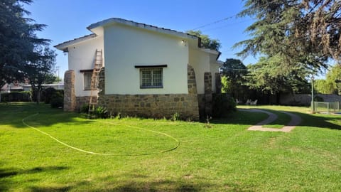 Villa Vazquez - Chalet con Quincho House in La Falda