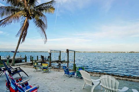 Great After Milton-stunning Waterfront! Bv Villa in Manasota Key