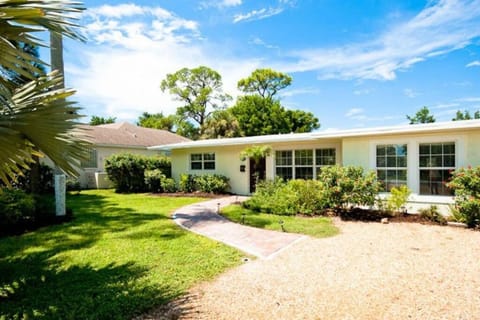 Great Shape After Milton -gorgeous Pool! - Os House in Venice