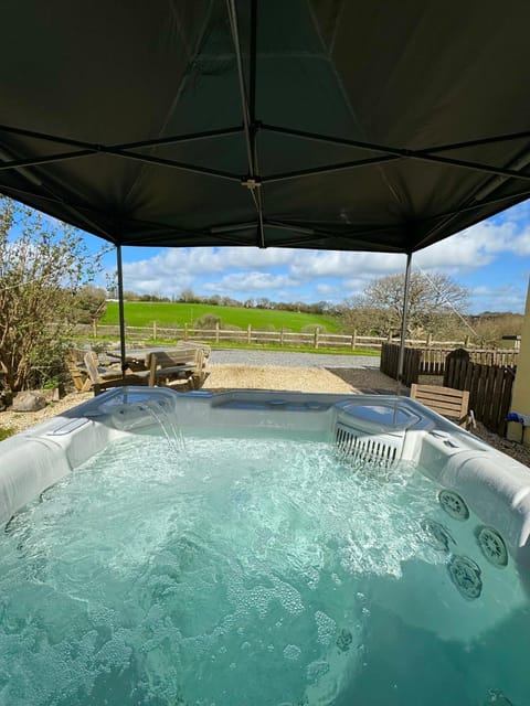 Day, Natural landscape, Hot Tub, Pool view