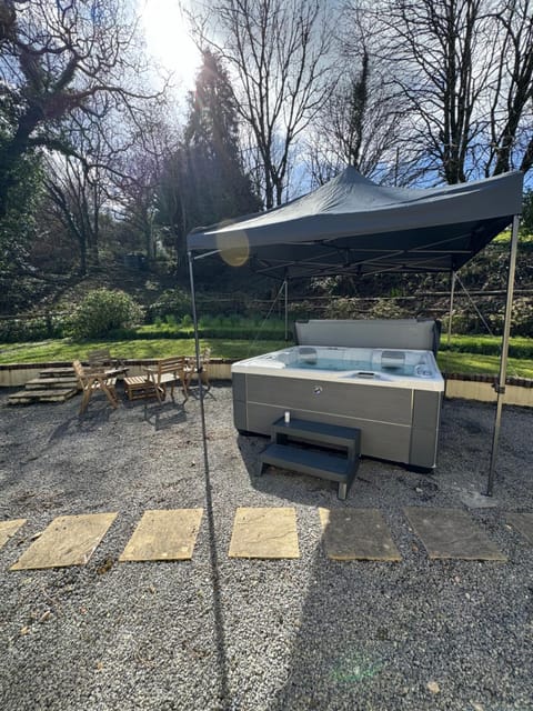 Day, Natural landscape, Hot Tub, Pool view