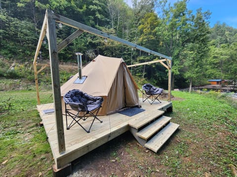 Glamping tent Tienda de lujo in Watauga Lake