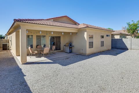 El Mirage Vacation Rental with Community Pool House in El Mirage