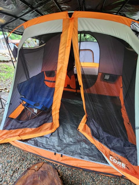 Deluxe tent Luxury tent in Watauga Lake