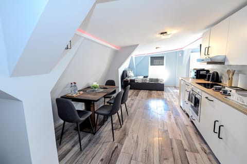 Dining area, Quiet street view