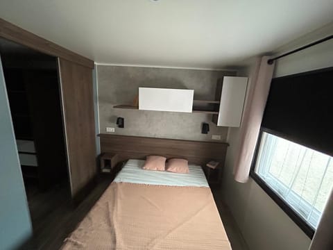 Room in Mobile home - The Mobil home de 4 4m Bed and Breakfast in Les Mathes