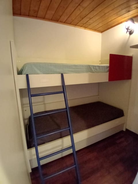 Bed, Bedroom, bunk bed