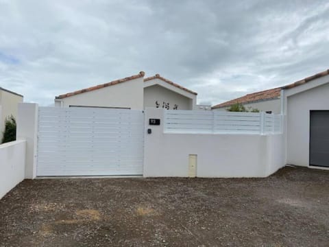 Maison neuve zone coulée verte menant a l'océan House in Saint-Gilles-Croix-de-Vie