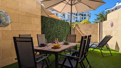 Patio, Dining area