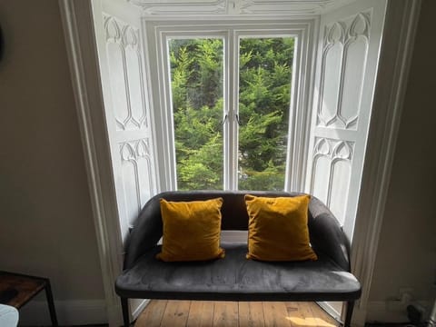 Living room, Other, Seating area, Garden view