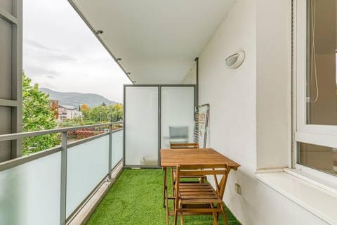 Bel appartement-garage privé-balcon-wifi fibre Apartment in Grenoble