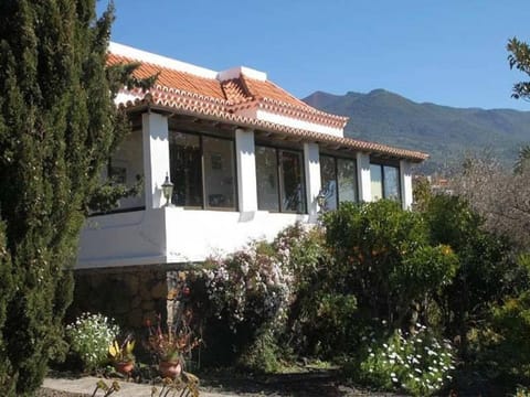 Casa las Pincoras House in La Palma