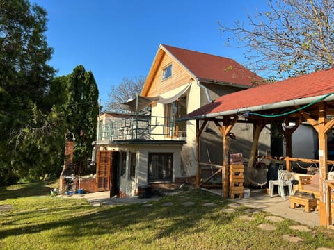 Bekas Lodge House in Siófok