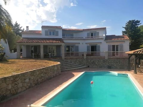 La Villa du Roc, grandiose, 5mn à pied de la mer Villa in Roquebrune-sur-Argens