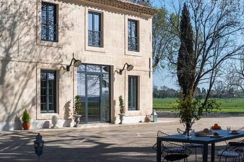 Mas Mandine, en Provence House in Arles