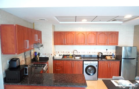 Coffee/tea facilities, minibar, toaster, washing machine