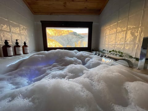 Hot Tub, Bathroom, View (from property/room), Mountain view