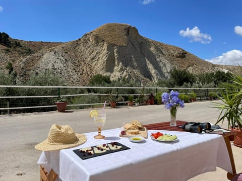 Dining area, Area and facilities