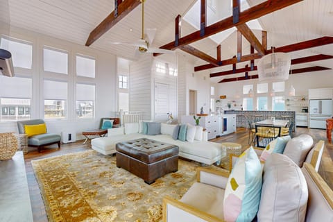 SBSL706 Luxury, Ocean front beach house, Hot Tub, Boardwalk to Beach House in Port Aransas