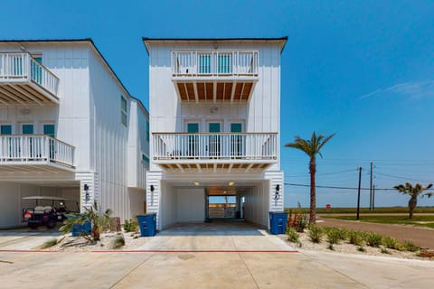 DDA New Beach House with Boardwalk and Golf Cart Maison in Port Aransas